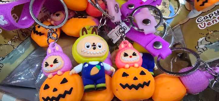 Llavero labubu